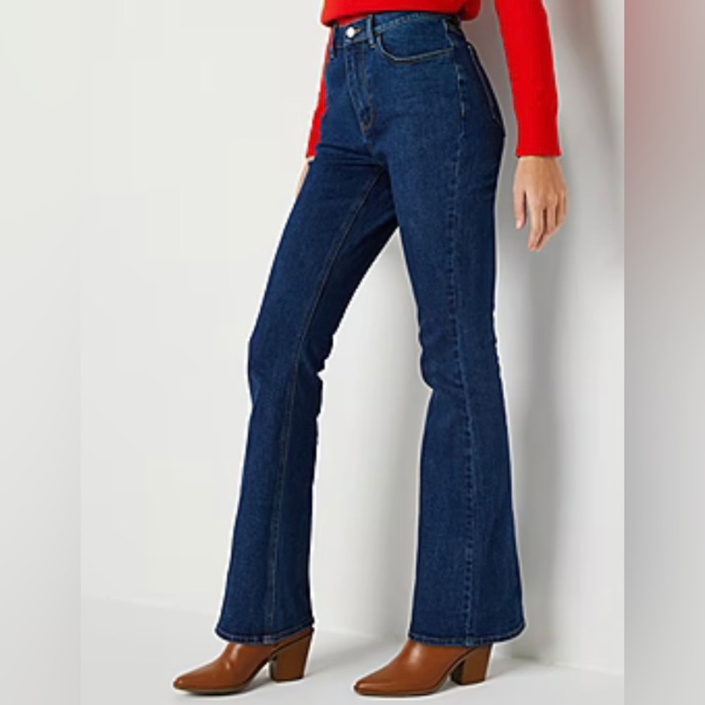 Abbott Elementary Womens High Rise Flare Leg Jean size 6